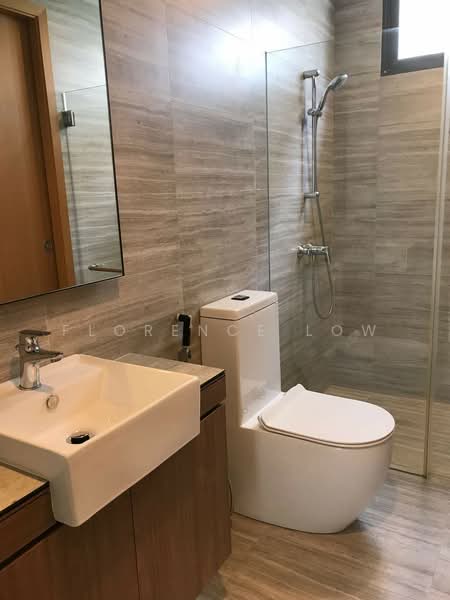 Sixth Avenue Apartment with Private Terrace and Garden, , 2 Bedrooms, 900 sqft, Apartment For Rent, by Florence Low, 500118598 - Bathroom - PropertyGuru.com.sg