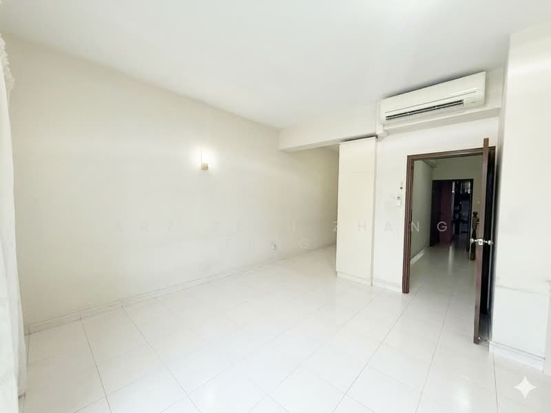 Kovan Rd, , 6 Bedrooms, 2,200 sqft, Terraced House For Sale, by Gary Seah Zhang Feng, 500118600 - Living Room - PropertyGuru.com.sg
