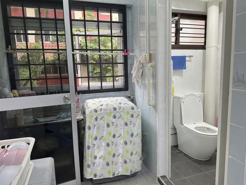 219 Bishan Street 23, 219 Bishan Street 23, 4 Bedrooms, 1,604 sqft, HDB Flat For Sale, by David Low, 500118603 - Bathroom - PropertyGuru.com.sg
