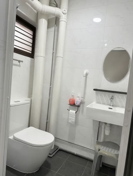 219 Bishan Street 23, 219 Bishan Street 23, 4 Bedrooms, 1,604 sqft, HDB Flat For Sale, by David Low, 500118603 - Bathroom - PropertyGuru.com.sg