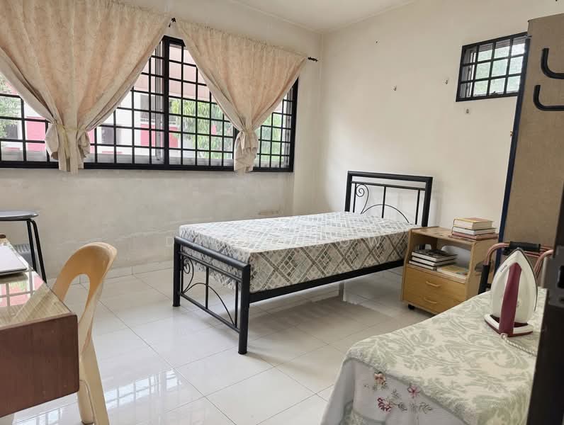 219 Bishan Street 23, 219 Bishan Street 23, 4 Bedrooms, 1,604 sqft, HDB Flat For Sale, by David Low, 500118603 - Bedroom - PropertyGuru.com.sg