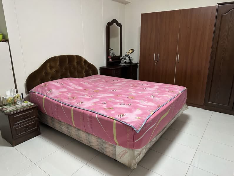219 Bishan Street 23, 219 Bishan Street 23, 4 Bedrooms, 1,604 sqft, HDB Flat For Sale, by David Low, 500118603 - Bedroom - PropertyGuru.com.sg