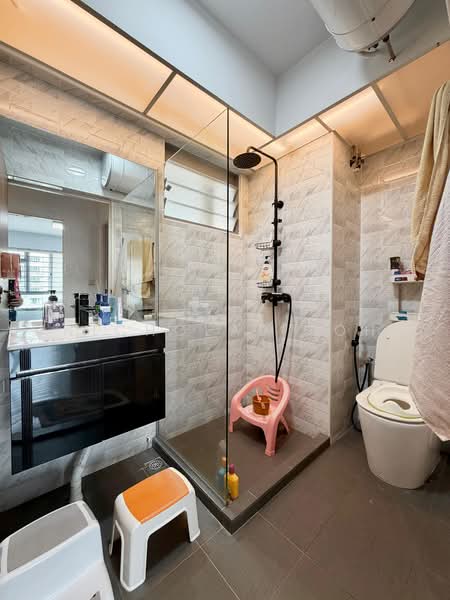 272A Punggol Walk, 272A Punggol Walk, 3 Bedrooms, 1,044 sqft, HDB Flat For Sale, by Nicholas Toh, 500118604 - Bathroom - PropertyGuru.com.sg