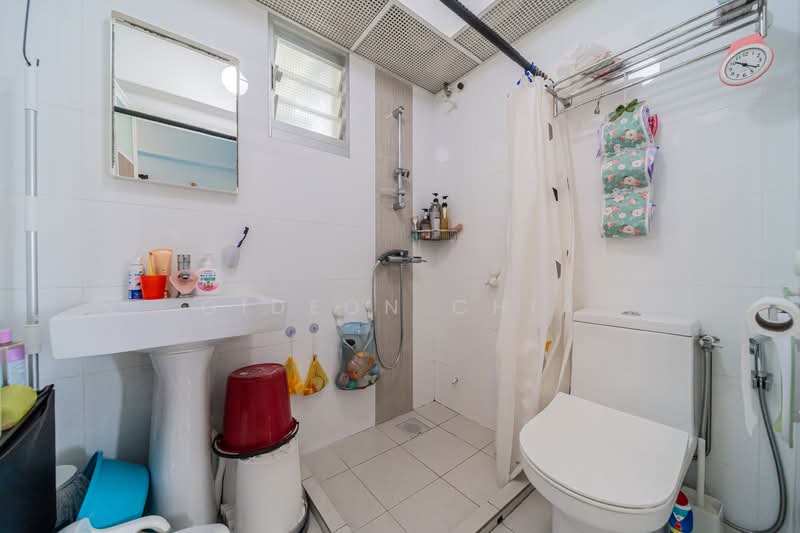 890B Tampines Avenue 1, 890B Tampines Avenue 1, 2 Bedrooms, 743 sqft, HDB Flat For Sale, by Gideon Chia, 500118613 - Common Bathroom - PropertyGuru.com.sg