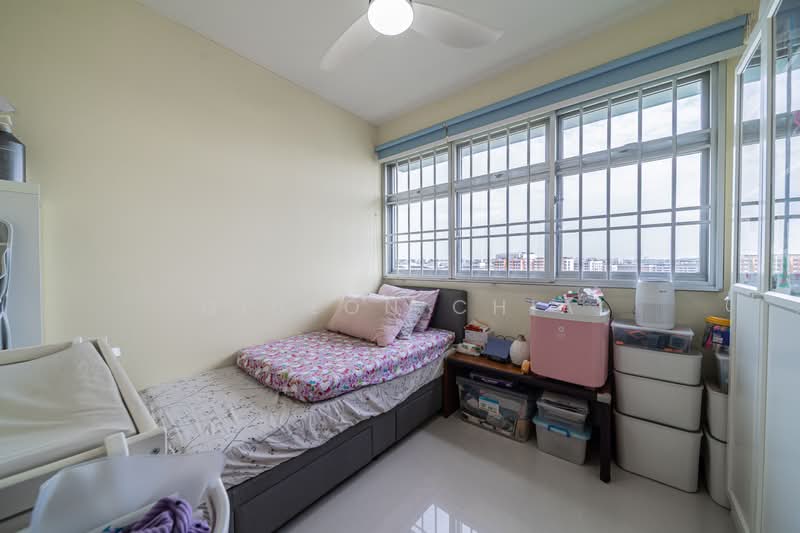 890B Tampines Avenue 1, 890B Tampines Avenue 1, 2 Bedrooms, 743 sqft, HDB Flat For Sale, by Gideon Chia, 500118613 - Common Bedroom - PropertyGuru.com.sg