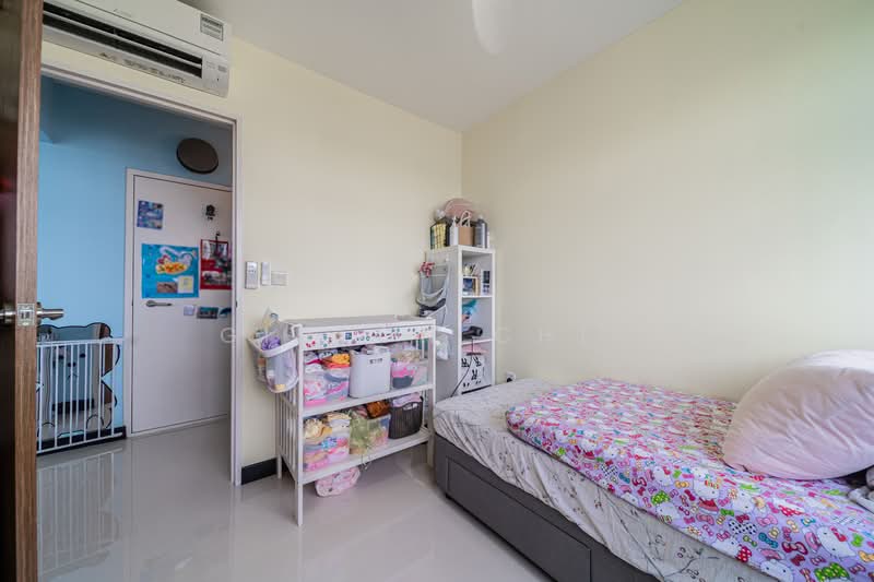 890B Tampines Avenue 1, 890B Tampines Avenue 1, 2 Bedrooms, 743 sqft, HDB Flat For Sale, by Gideon Chia, 500118613 - Common Bedroom - PropertyGuru.com.sg