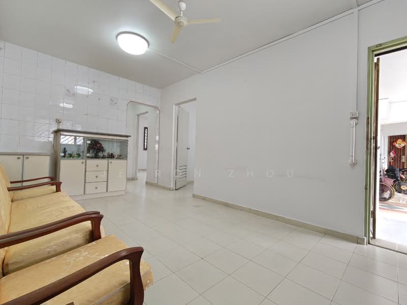 105 Teck Whye Lane, 105 Teck Whye Lane, 2 Bedrooms, 786 sqft, HDB Flat For Sale, by Jerron Zhou, 500118618 - Living Room - PropertyGuru.com.sg