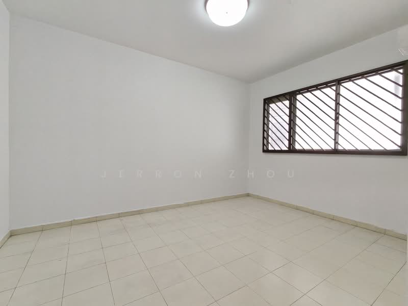 105 Teck Whye Lane, 105 Teck Whye Lane, 2 Bedrooms, 786 sqft, HDB Flat For Sale, by Jerron Zhou, 500118618 - Common Bedroom - PropertyGuru.com.sg