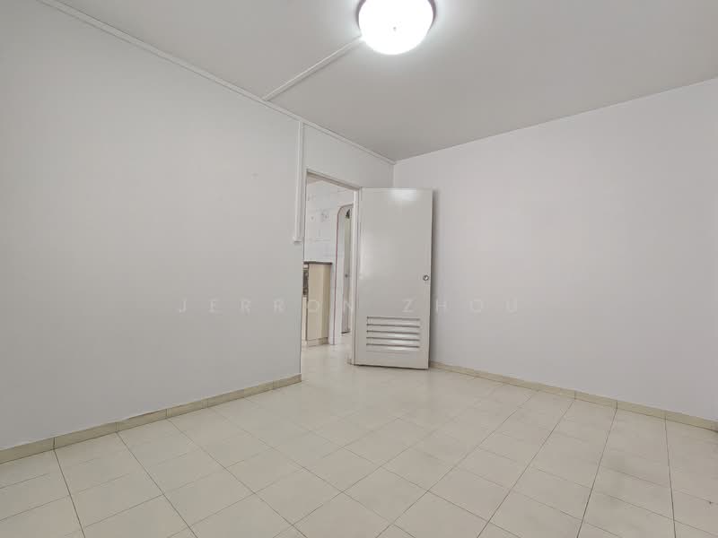 105 Teck Whye Lane, 105 Teck Whye Lane, 2 Bedrooms, 786 sqft, HDB Flat For Sale, by Jerron Zhou, 500118618 - Common Bedroom - PropertyGuru.com.sg