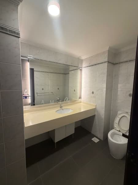 Dormer Park, 53 Jervois Road, 3 Bedrooms, 1,680 sqft, Condominium For Sale, by James Lee, 500118627 - Bathroom - PropertyGuru.com.sg