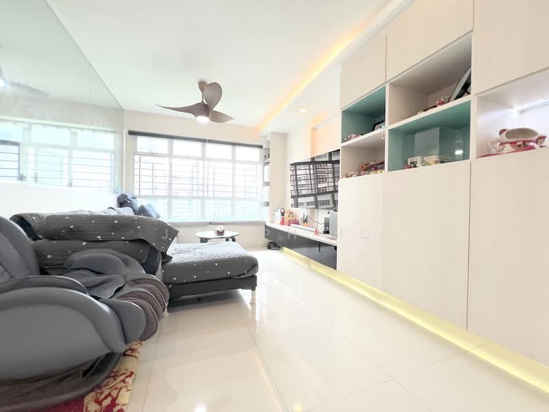 451B Bukit Batok West Avenue 6, 451B Bukit Batok West Avenue 6, 3 Bedrooms, 1,237 sqft, HDB Flat For Sale, by Joseph Ho, 500118661 - Living Room - PropertyGuru.com.sg
