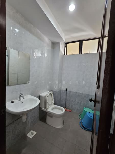 Fragrance Court, 12 Yew Siang Road, Room Rental, 100 sqft, Condominium For Rent, by Catherine Koh, 500118663 - Common Bathroom 2 - PropertyGuru.com.sg