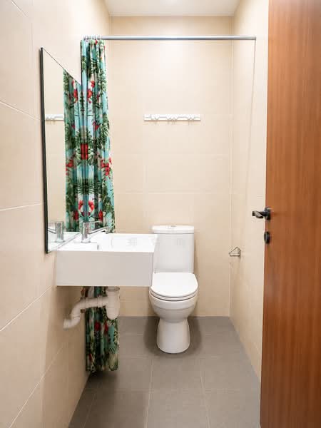 The Aberdeen, 2 Jalan Taman, 3 Bedrooms, 1,302 sqft, Condominium For Sale, by Sarah X. (郑雪梅), 500118672 - Bathroom - PropertyGuru.com.sg