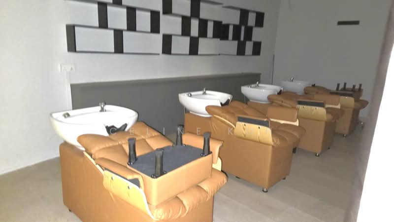 Clarke Quay Fully Fitted Hair Salon Near Mrt Exit, , 1,152 sqft, Mall Shop For Rent, by Celine Koh, 500118675 - Interior - CommercialGuru.com.sg
