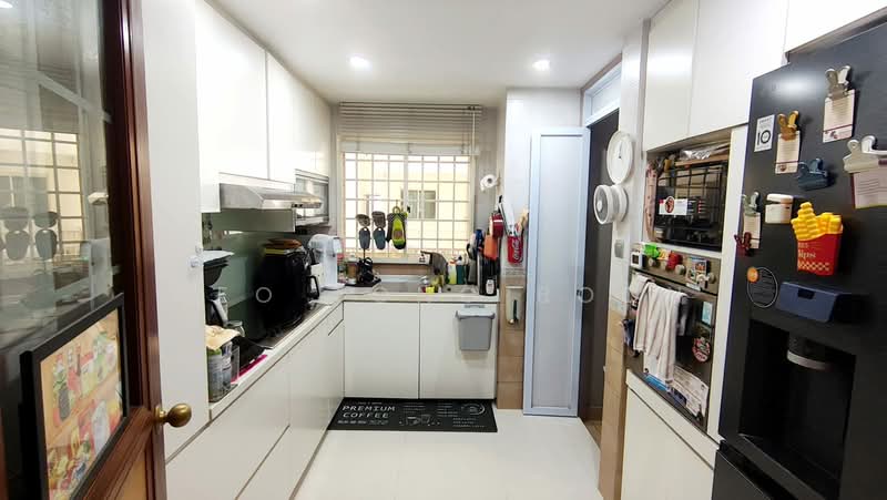 Yishun Emerald, 22 Canberra Drive, 4 Bedrooms, 1,399 sqft, Condominium For Sale, by Yeo Tong Boon, 500118676 - Kitchen - PropertyGuru.com.sg