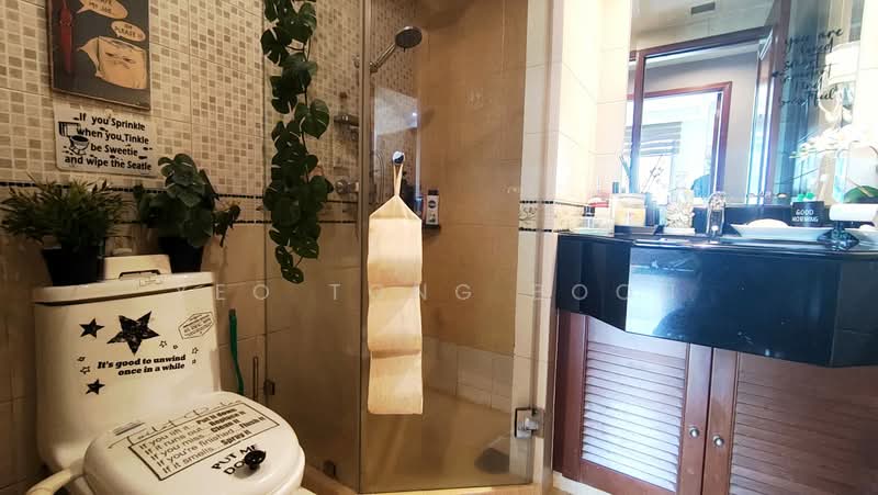 Yishun Emerald, 22 Canberra Drive, 4 Bedrooms, 1,399 sqft, Condominium For Sale, by Yeo Tong Boon, 500118676 - Bathroom - PropertyGuru.com.sg