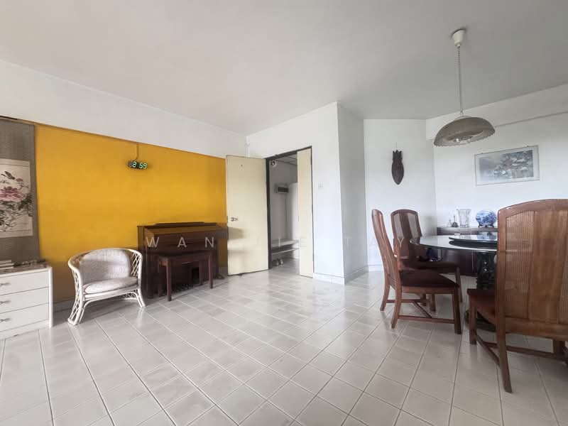 Large floor area 1873sqft, Doorstep Beauty World MRT & Amenities, , 4 Bedrooms, 1,873 sqft, Apartment For Sale, by Wan Jie Tay, 500118680 - Living Room - PropertyGuru.com.sg