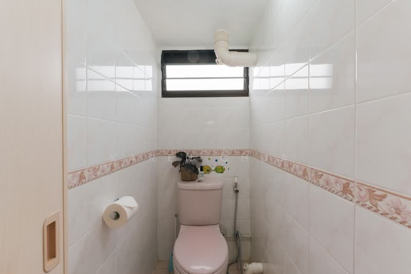 6 Ghim Moh Road, 6 Ghim Moh Road, 4 Bedrooms, 1,614 sqft, HDB Flat For Sale, by Karen Chua, 500118681 - Bathroom - PropertyGuru.com.sg