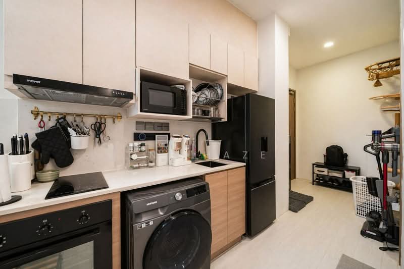 Floraville, 2 Cactus Road, 3 Bedrooms, 786 sqft, Apartment For Sale, by Hong Hazel, 500118698 - Kitchen - PropertyGuru.com.sg
