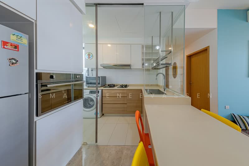 Seastrand, 11 Pasir Ris Link, 2 Bedrooms, 883 sqft, Condominium For Sale, by Isma Seeneevassen, 500118703 - Kitchen - PropertyGuru.com.sg