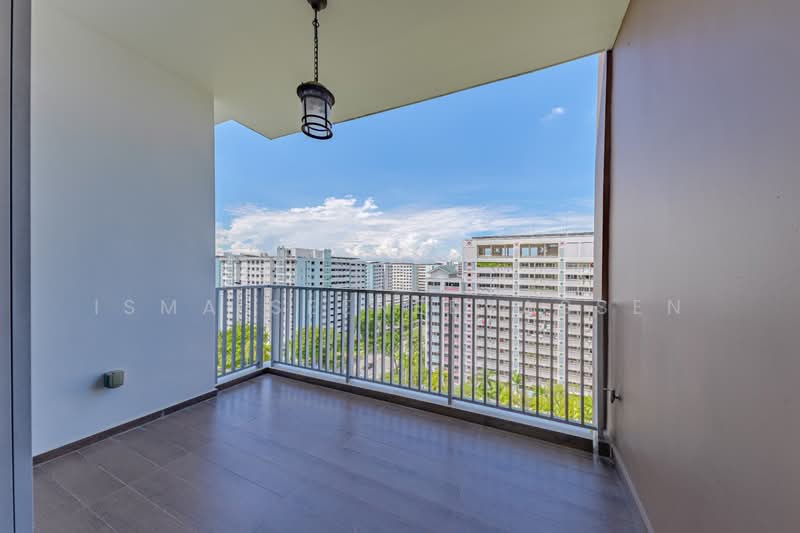 Seastrand, 11 Pasir Ris Link, 2 Bedrooms, 883 sqft, Condominium For Sale, by Isma Seeneevassen, 500118703 - Balcony - PropertyGuru.com.sg