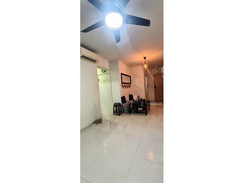 748A Bedok Reservoir Crescent, 748A Bedok Reservoir Crescent, 2 Bedrooms, 710 sqft, HDB Flat For Sale, by Rini Teo, 500118713 - Living Room - PropertyGuru.com.sg