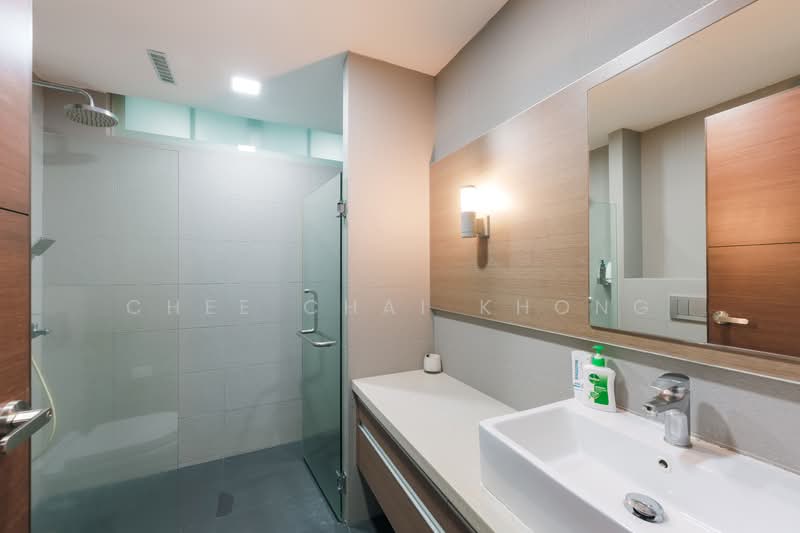 La Suisse I, 58 Swiss View, 3 Bedrooms, 2,099 sqft, Condominium For Sale, by Chee Chai Khong, 500118732 - Bathroom - PropertyGuru.com.sg