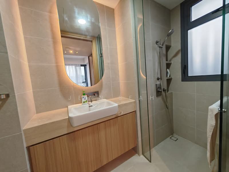 Hill House, 10A-11 Institution Hill, 10B, 2 Bedrooms, 624 sqft, Condominium For Rent, by Jean Seah, 500118740 - Bathroom - PropertyGuru.com.sg