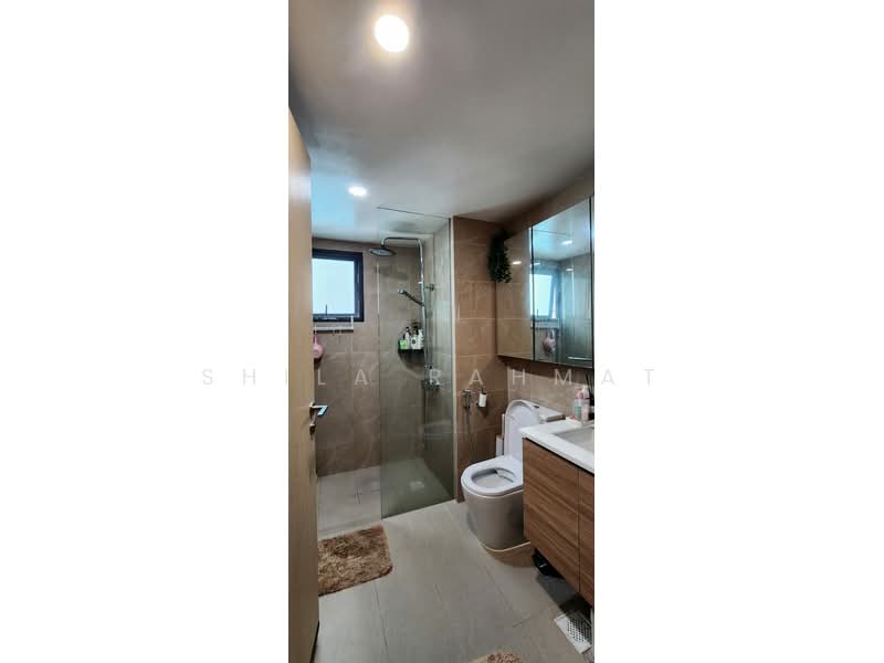 Treasure at Tampines, 51 Tampines Lane, 3 Bedrooms, 1,033 sqft, Condominium For Sale, by Shila Rahmat, 500118753 - Bathroom - PropertyGuru.com.sg