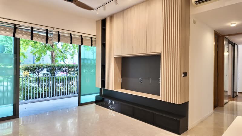 Thomson Three, 41 Bright Hill Drive, 3 Bedrooms, 1,259 sqft, Condominium For Sale, by Queen Sie, 500118778 - Living Room - PropertyGuru.com.sg