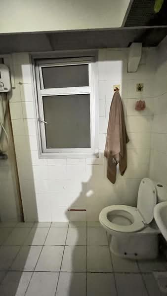 470B Upper Serangoon Crescent, 470B Upper Serangoon Crescent, 2 Bedrooms, 721 sqft, HDB Flat For Sale, by Nora Ebrahim, 500118781 - Bathroom - PropertyGuru.com.sg