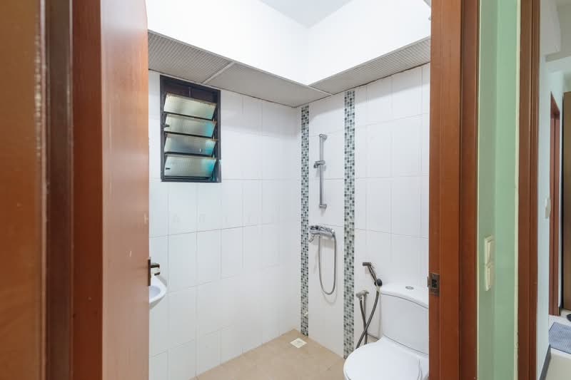 592A Montreal Ville, 592A Montreal Link, 3 Bedrooms, 1,001 sqft, HDB Flat For Sale, by Harith Nash, 500118786 - Master Bathroom - PropertyGuru.com.sg