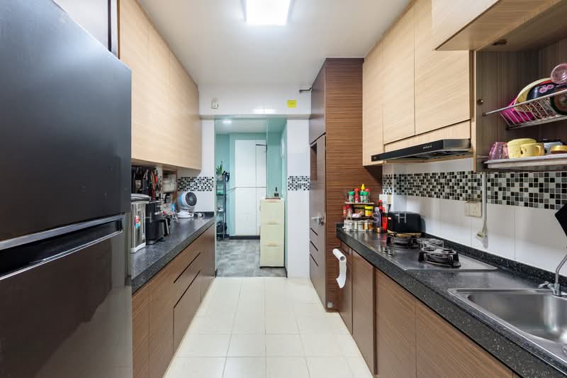 592A Montreal Ville, 592A Montreal Link, 3 Bedrooms, 1,001 sqft, HDB Flat For Sale, by Harith Nash, 500118786 - Kitchen - PropertyGuru.com.sg