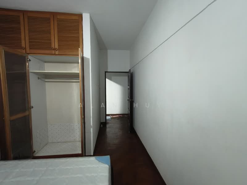 Jalan Singa, Jalan Singa, Room Rental, 200 sqft, Terraced House For Rent, by Alan Huy, 500118799 - Corridor - PropertyGuru.com.sg