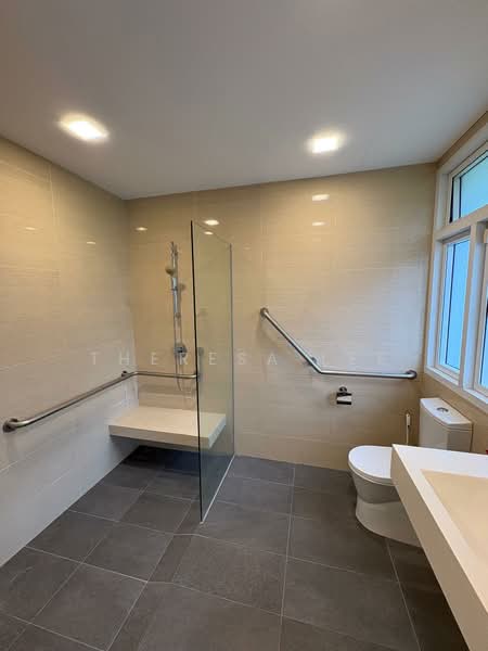 Springleaf Lane, Springleaf Lane, 3 Bedrooms, 2,560 sqft, Semi-Detached House For Sale, by Theresa Lee, 500118806 - Bathroom - PropertyGuru.com.sg