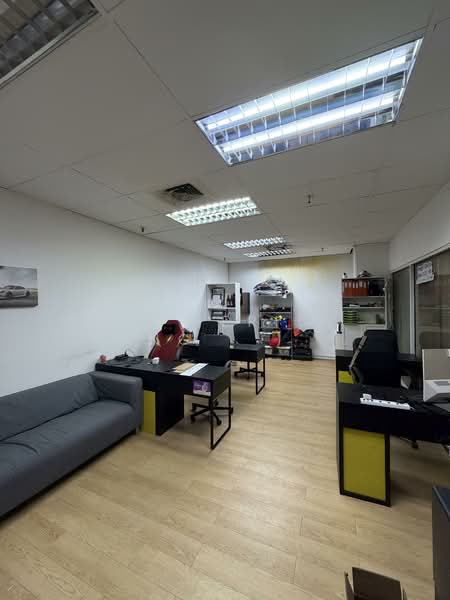 Textile Centre, 200 Jalan Sultan, 647 sqft, Office For Sale, by ( Eric Pang ) Pang Teck Siong, 500118818 - Interior - CommercialGuru.com.sg