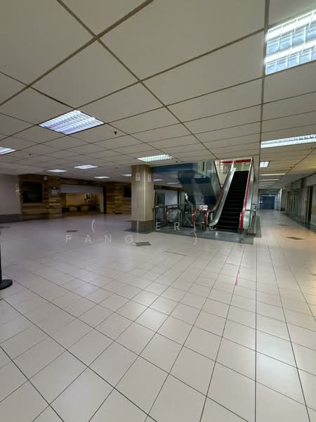 Textile Centre, 200 Jalan Sultan, 647 sqft, Office For Sale, by ( Eric Pang ) Pang Teck Siong, 500118818 - Corridor - CommercialGuru.com.sg