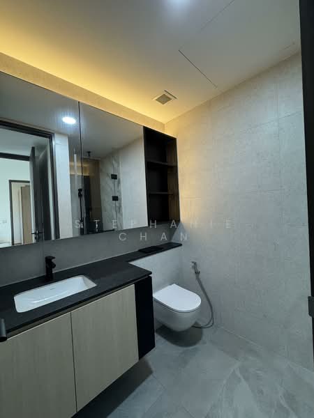 Jervois Mansion, 8 Jervois Close, 2 Bedrooms, 678 sqft, Condominium For Rent, by Stephanie Chan, 500118854 - Master Bathroom - PropertyGuru.com.sg