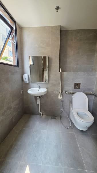 Stellar @ Tampines, 12 Tampines North Drive 4, 1,668 sqft, Factory / Workshop (B2) For Rent, by Fion Gan, 500118855 - Bathroom - CommercialGuru.com.sg