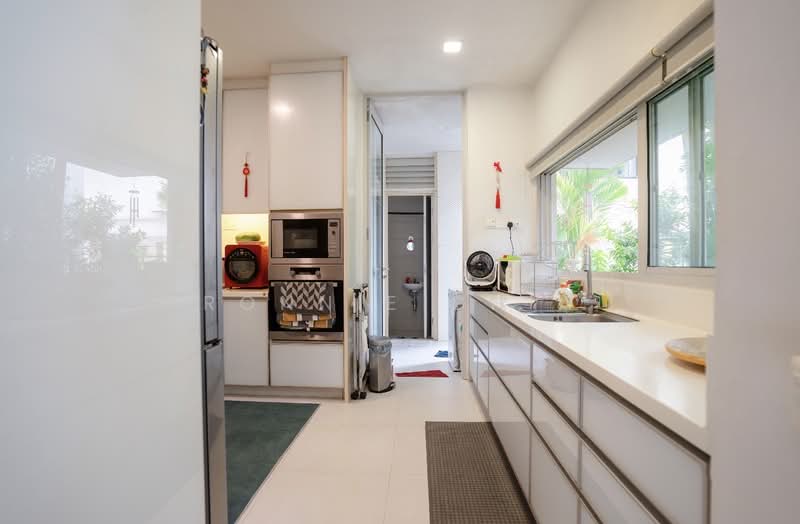 Goodman / Crescent Modern Semi D with Pool, , 5 Bedrooms, 3,400 sqft, Semi-Detached House For Sale, by Ronnie Chia, 500118859 - Kitchen - PropertyGuru.com.sg