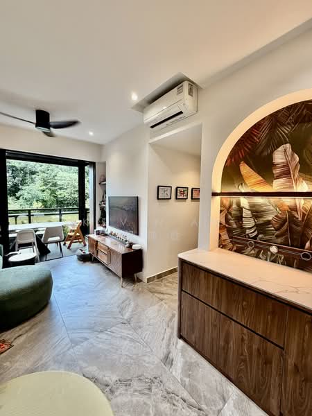 The Commodore, 65 Canberra Drive, 4 Bedrooms, 1,184 sqft, Condominium For Sale, by Kevin Aw 胡锦胜, 500118866 - Living Room - PropertyGuru.com.sg