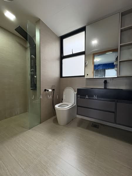 Westwood Residences EC, 180 Westwood Avenue, 3 Bedrooms, 1,034 sqft, Condominium For Sale, by Jamie Tan, 500118880 - Master Bathroom - PropertyGuru.com.sg