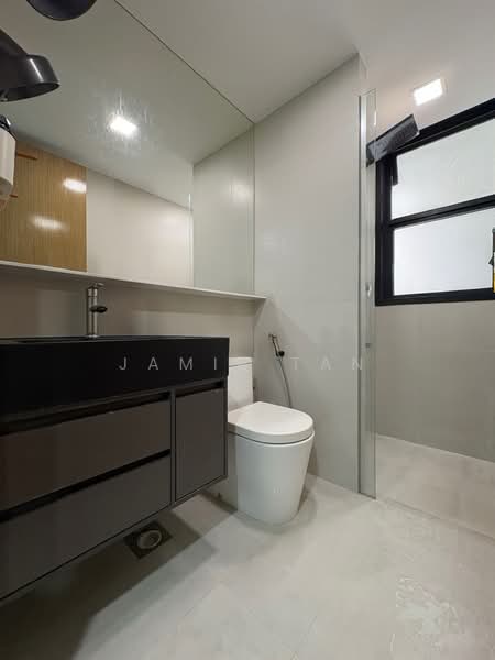 Westwood Residences EC, 180 Westwood Avenue, 3 Bedrooms, 1,034 sqft, Condominium For Sale, by Jamie Tan, 500118880 - 1st Common Bathroom - PropertyGuru.com.sg