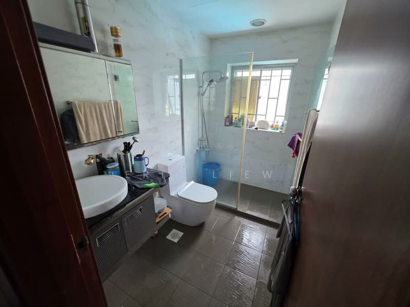 Whitewater, 21 Pasir Ris Street 72, 3 Bedrooms, 1,195 sqft, Executive Condominium For Sale, by Eric Liew, 500118886 - Bathroom - PropertyGuru.com.sg