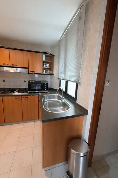 Simsville, 2 Geylang East Avenue 2, 3 Bedrooms, 1,249 sqft, Condominium For Sale, by Jasmine Lau, 500118894 - Kitchen - PropertyGuru.com.sg
