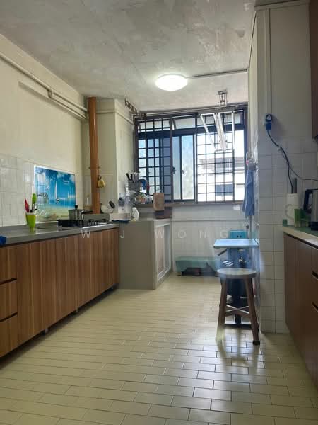 105 Serangoon North Avenue 1, 105 Serangoon North Avenue 1, 2 Bedrooms, 645 sqft, HDB Flat For Rent, by W J Wong, 500118910 - Kitchen - PropertyGuru.com.sg