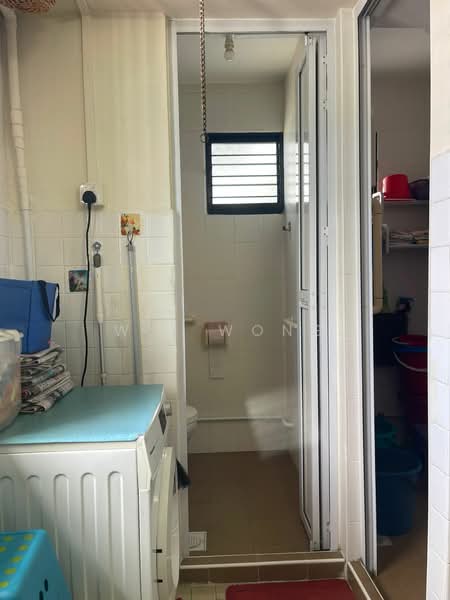 105 Serangoon North Avenue 1, 105 Serangoon North Avenue 1, 2 Bedrooms, 645 sqft, HDB Flat For Rent, by W J Wong, 500118910 - Bathroom - PropertyGuru.com.sg