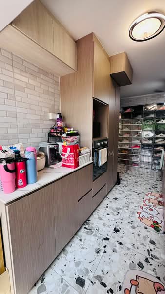 129 Pasir Ris Street 11, 129 Pasir Ris Street 11, 4 Bedrooms, 1,625 sqft, HDB Flat For Sale, by Lex Lim 林双麟, 500118923 - Kitchen - PropertyGuru.com.sg