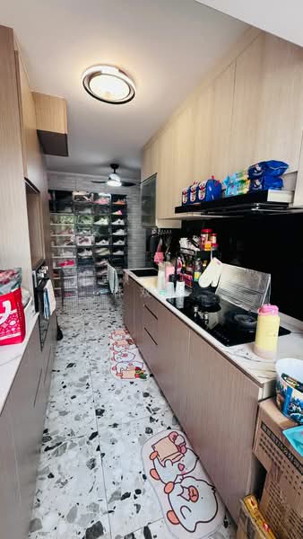 129 Pasir Ris Street 11, 129 Pasir Ris Street 11, 4 Bedrooms, 1,625 sqft, HDB Flat For Sale, by Lex Lim 林双麟, 500118923 - Kitchen - PropertyGuru.com.sg