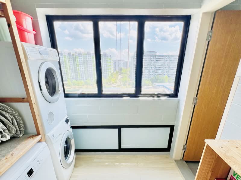 29A Chai Chee Avenue, 29A Chai Chee Avenue, 4 Bedrooms, 1,561 sqft, HDB Flat For Sale, by Chang Lee Lee, 500118931 - Yard next to common toilet - PropertyGuru.com.sg